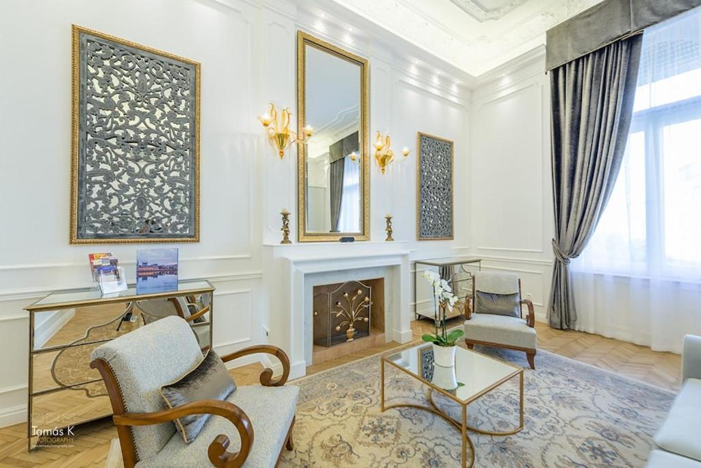 Bpr The Golden Astoria With Balcony And A/C Appartement Boedapest Buitenkant foto