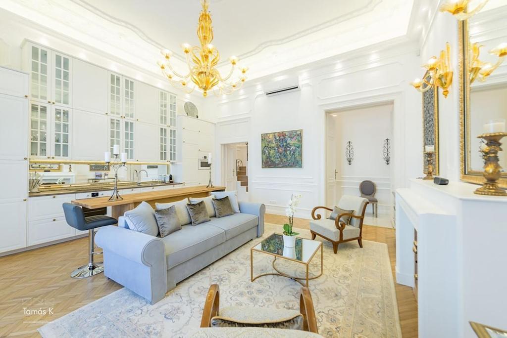 Bpr The Golden Astoria With Balcony And A/C Appartement Boedapest Buitenkant foto