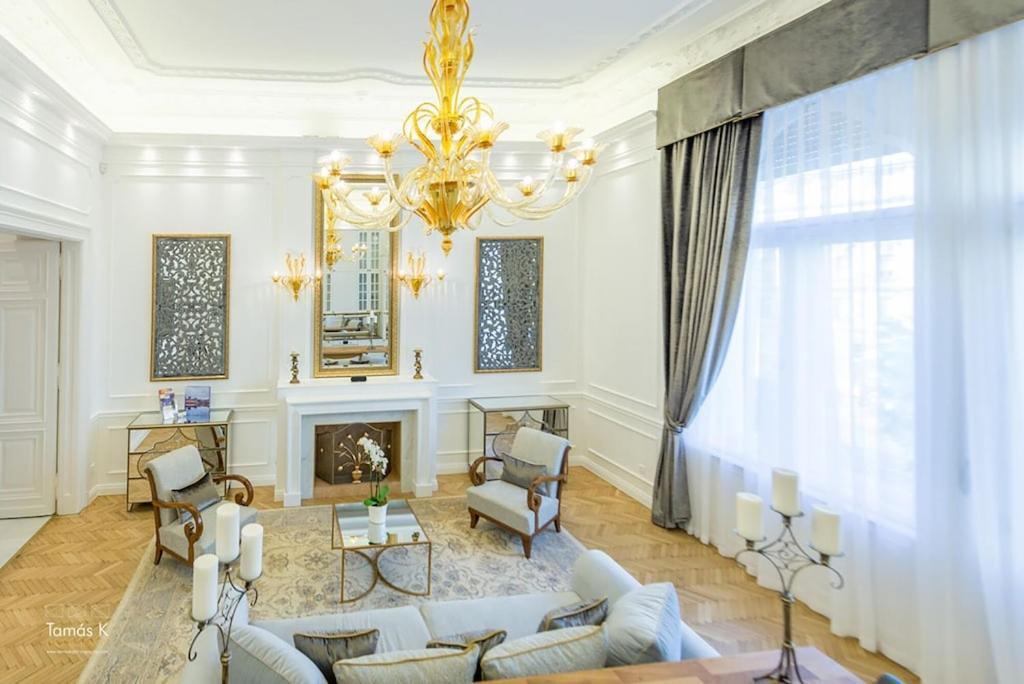 Bpr The Golden Astoria With Balcony And A/C Appartement Boedapest Buitenkant foto