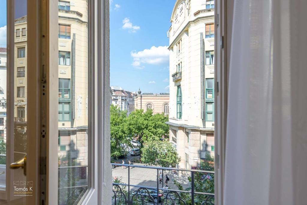 Bpr The Golden Astoria With Balcony And A/C Appartement Boedapest Buitenkant foto